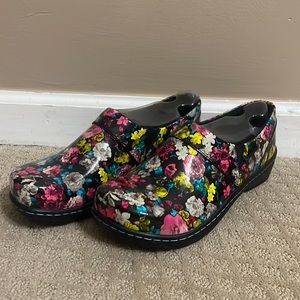 Klogs Roxy Rose, Mission, Nursing Shoes, Floral